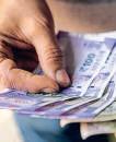 Weakening rupee leaves few winners among exporters