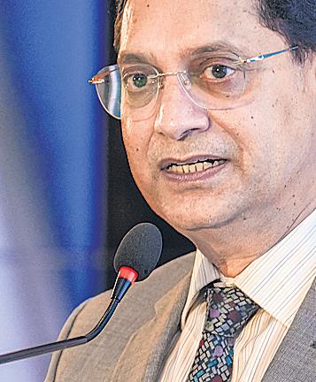 Sebi chief rejects Sathe’s claims of regulatory vacuum