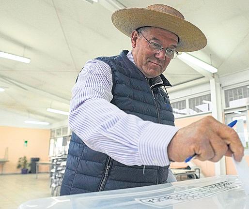Chile holds presidential runoff