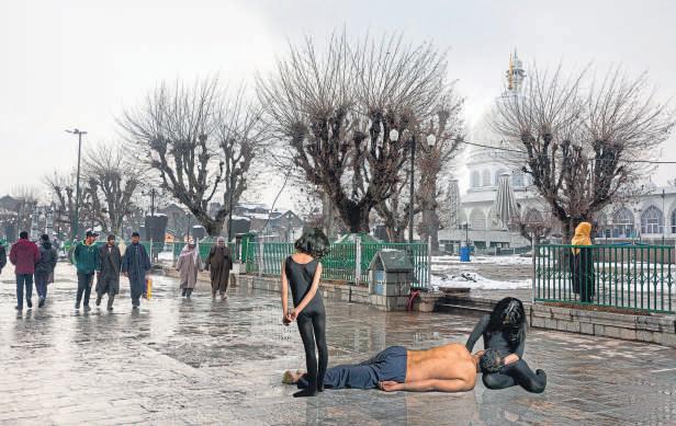 Sundaram's image of a wounded citizenry