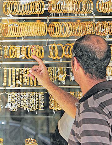 Runaway gold brings back buyers, record Diwali sales likely this year