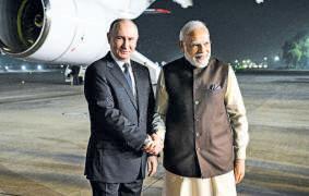 Putin arrives on a 27-hr tour to bolster bilateral relations