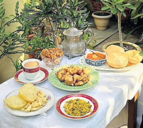 How 'puri-aloo' and 'chaat' unite Lucknow