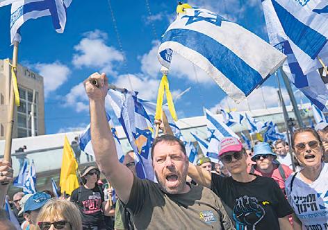 Israeli Public Support for War in Gaza Wanes as Fighting Restarts