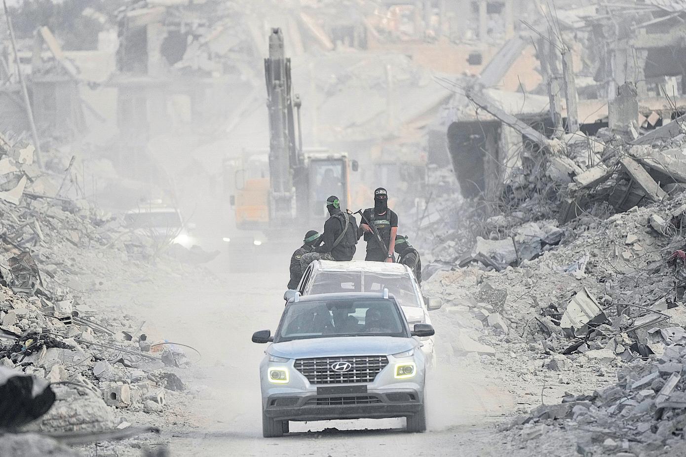 Hundreds of Hamas fighters are stuck in Gaza tunnels