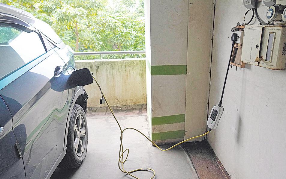 Govt looks to ease funding blues for private e-bus fleets
