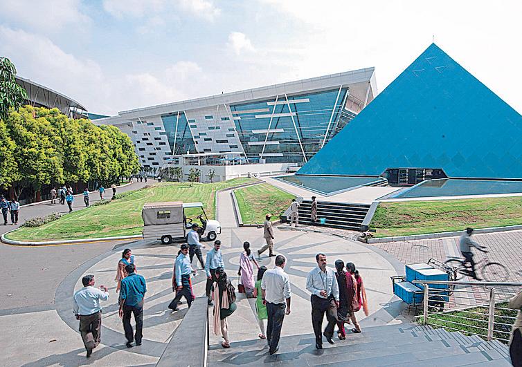Infosys risks losing $150 mn a year from Daimler, one of its largest clients
