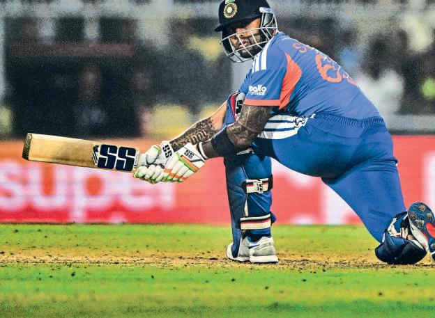 India chases historic title defence at home
