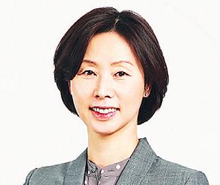 Samsung gets non-family, woman CEO