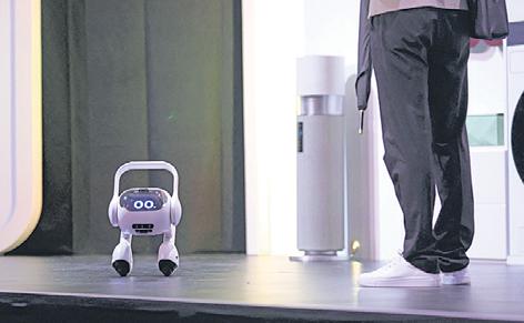 AI chip curbs trigger rare public fight: Tech giants vs China hawks