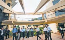 Consultants, banks flock to B-schools a year after dip