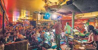 Visiting Illinois? Explore fine dining, hometown classics and iconic jazz clubs