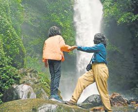 Forging bonds over no-Wi-Fi getaways