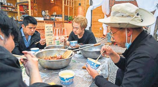 Young Chinese Prefer to Chill in Retirement Homes