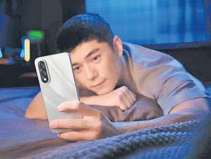 A near-winner smartphone held back by two missteps