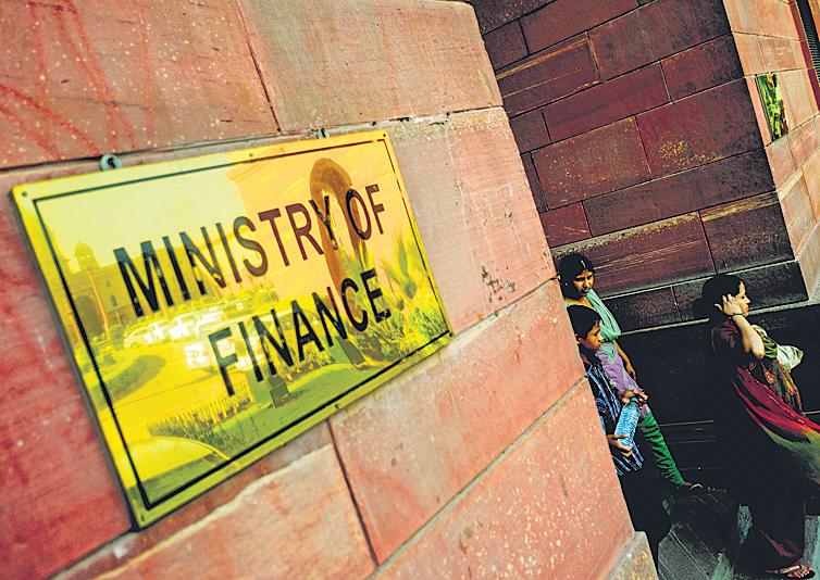 Hopes of rate cuts in Finmin report