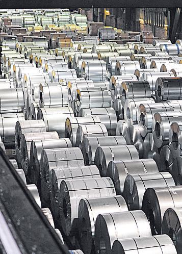 Steel ministry moves court to push its import curb mandate