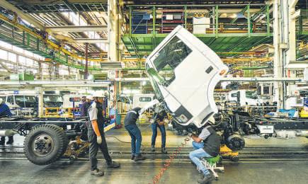 Tata Motors Allays Investors' Worries on $4.4 Billion Iveco Deal