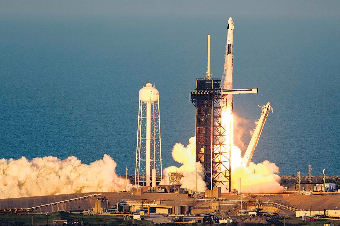 Getting to the Moon or Mars? Musk and Bezos tackle space travel's refueling problem