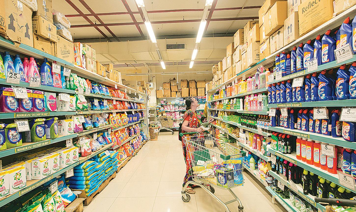 Top Indian Retailers Ramp Up Hiring, Defying Urban Slump
