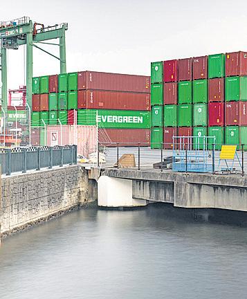 EU, US Lay Out Next Steps on Tariffs to Rebalance Trade Ties