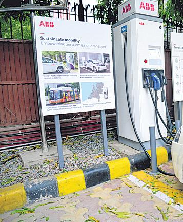 Macquarie raises $405 mn for EV fleet player Vertelo