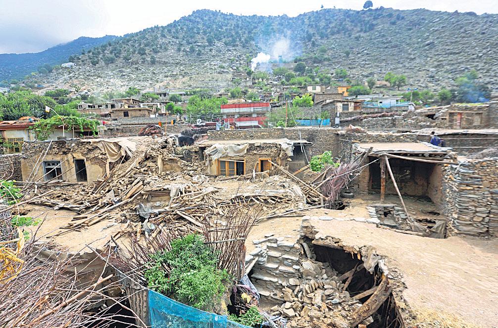 Fresh earthquake hits Afghanistan, toll crosses 1,400