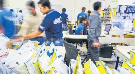 E-comm poaches insurance agents ahead of festive rush