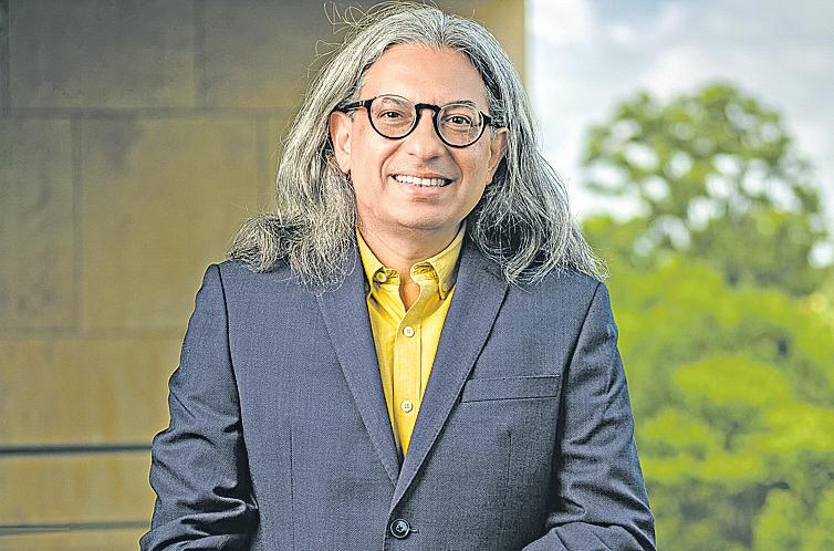 Analog watches in vogue again; Titan bets on premium models