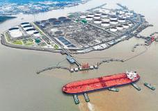 China is filling up its oil reserves fast