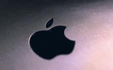 Apple departures point to challenges for iPhone’s dominance