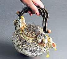 When teapots tell a story