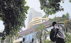 Street sinks as swift revival hopes fade
