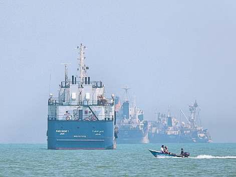 UAE moves to end dependency on Strait of Hormuz