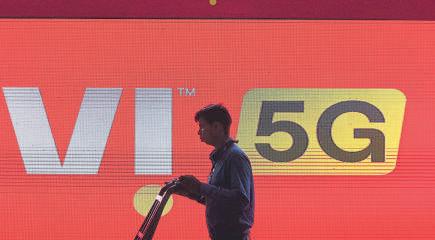 Vi Starts Hunt for New CEO as Moondra's Term Nears End