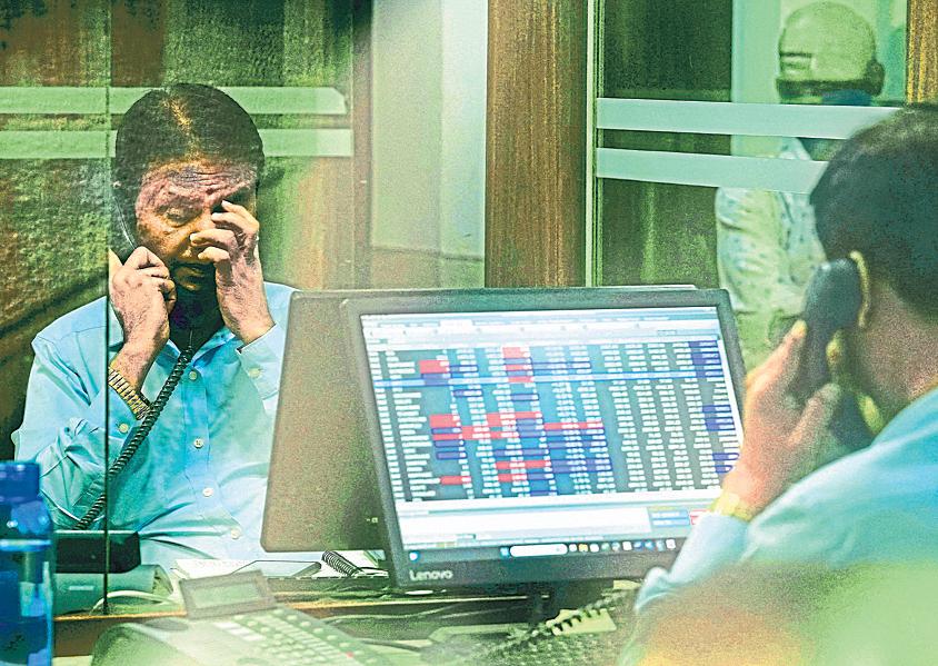Market Faces First Test in Trump's Tariff Landscape