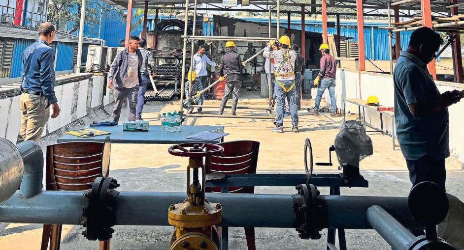 WHY INDIAN WORKERS ARE FLOCKING TO RUSSIA
