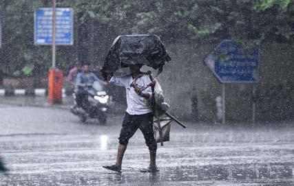 മോൻതാ ഇന്ന് തീരം തൊടും;മഴ കനക്കും