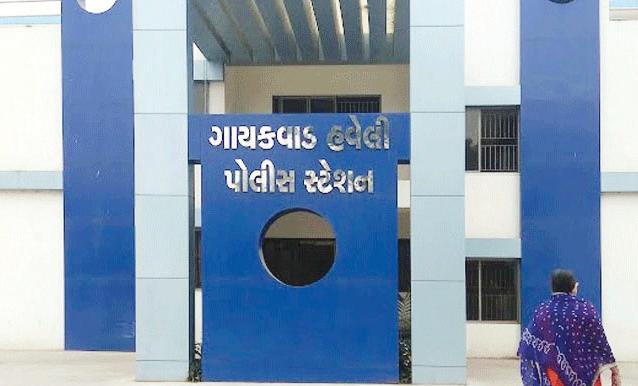 જમાલપુરના બે બાહુબલી પોલીસ સ્ટેશનમાં આમને સામને આવી જતાં ટેન્શન ભર્યો માહોલ