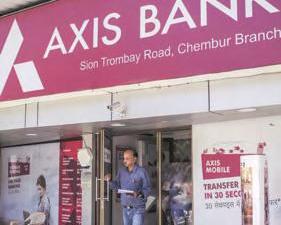 Axis Bank Reports Flat Profit