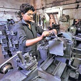 SMEs mainboard migration slows amid stricter rules