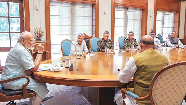 India calls Pak's nuclear bluff; rejects Kashmir mediation