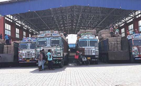 Bustling Petrapole border belies faltering India-Bangladesh trade