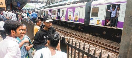 Mumbai local trains to get automatic doors after four fall to death