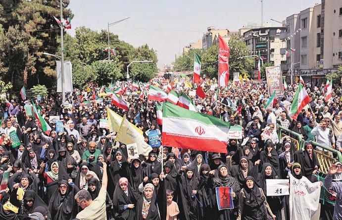 Israel, Iran Launch Fresh Strikes as Diplomatic Effort Takes Shape