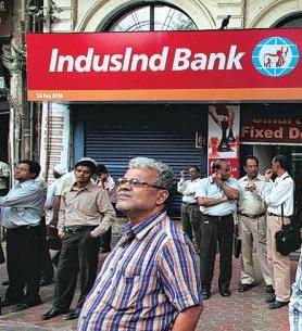Forex reserves top $700 billion