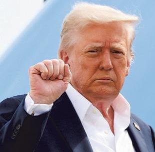 Trump Steps Up Canada Trade Fight With 35% Tariff Threat