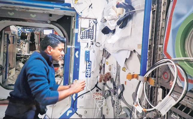 Shukla's 7 Experiments in Space