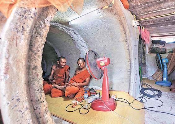 Monks, dancers, volunteers offer respite as violence escalates in Thailand, Cambodia