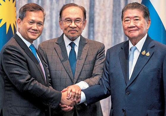 Thailand, Cambodia agree to 'immediate, unconditional' truce